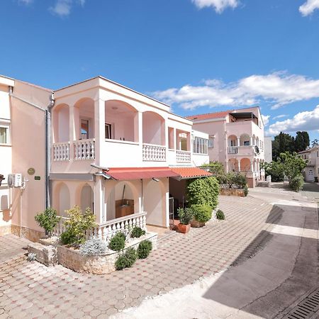Rooms Malic Petrcane Bagian luar foto